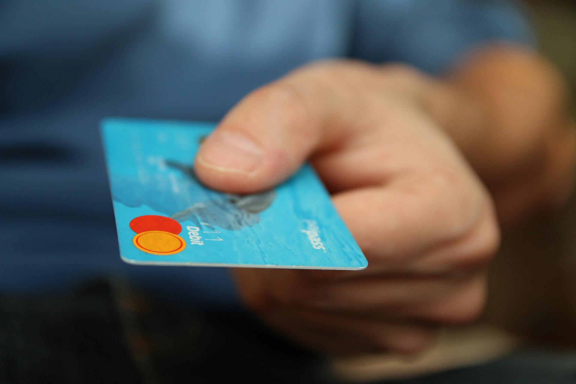 The rise of online is disrupting the course of the FMCG industry. This report shows the latest data on e-commerce landscape to help you identify the right